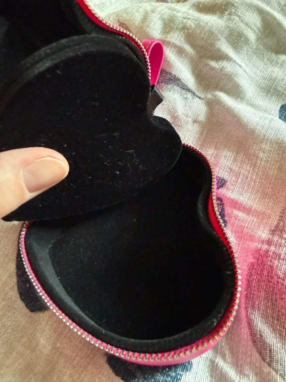 Pandora Heart Zip Jewelry Box Hot Pink - Picture 4 of 6